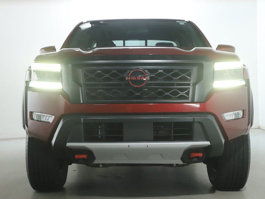 Used 2022 Nissan Frontier PRO-4X w/ Technology Package AWD/4WD image 6