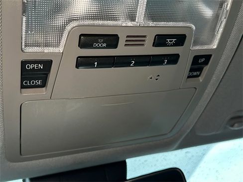 Used 2019 Toyota Highlander XLE image 33