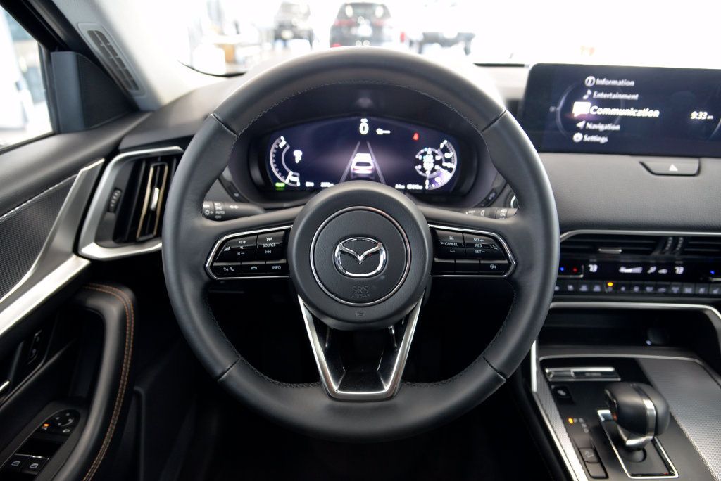 Certified 2026 MAZDA CX-90 Plug-In Hybrid w/ Preferred AWD/4WD image 18