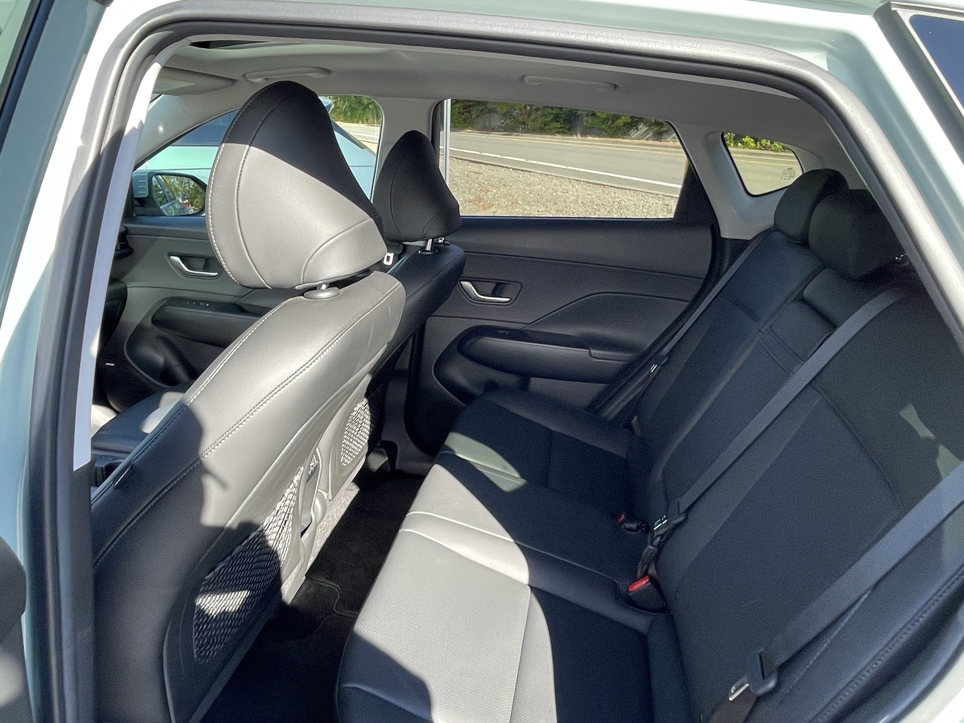 Certified 2025 Hyundai Kona Limited FWD image 14
