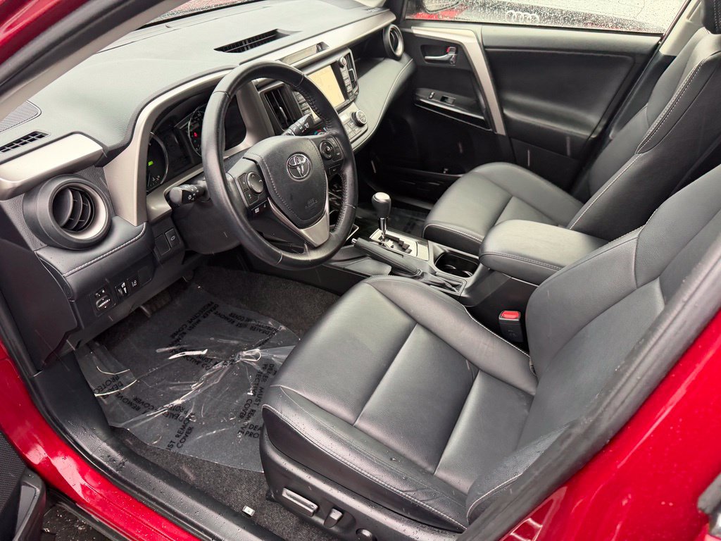 Used 2018 Toyota RAV4 Limited AWD/4WD image 11