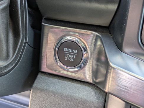 Used 2025 Ford F250 Lariat AWD/4WD image 21