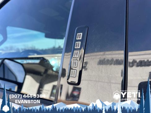 Used 2022 Ford F250 Lariat w/ Black Appearance Package image 25