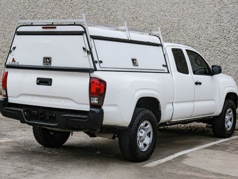 Used 2022 Toyota Tacoma SR image 10