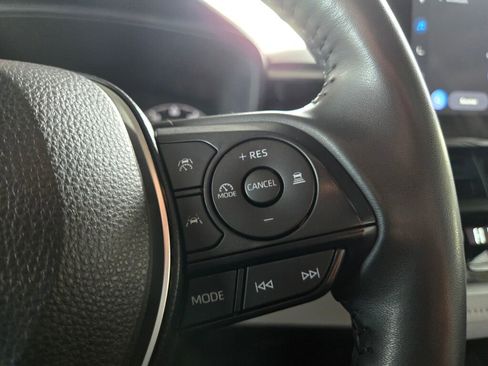 Used 2024 Toyota Corolla SE w/ SE Package image 18