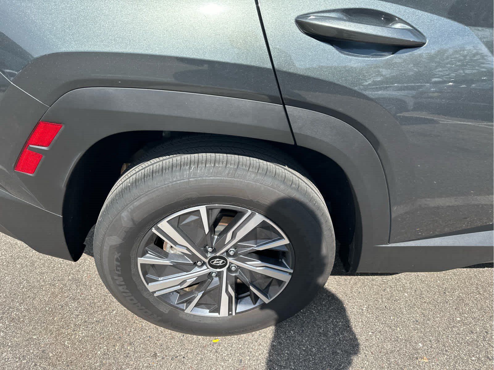 Used 2024 Hyundai Tucson Blue AWD/4WD image 2