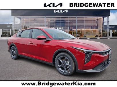 New 2025 Kia K4 LXS