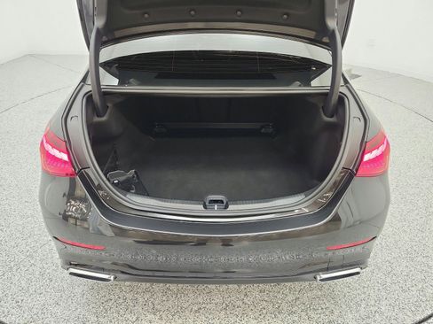 Used 2023 Mercedes-Benz C 300 Sedan image 38