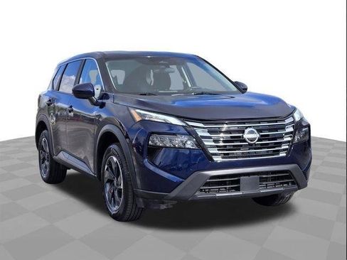 Used 2025 Nissan Rogue SV AWD/4WD image 3