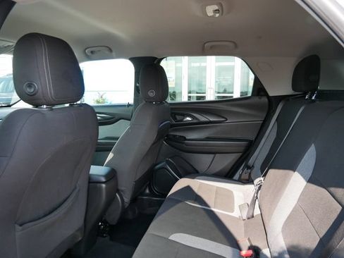 Used 2025 Chevrolet TrailBlazer LT AWD/4WD image 8