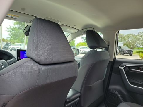 Certified 2025 Toyota RAV4 XLE AWD/4WD image 15