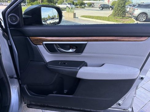 Used 2017 Honda CR-V EX image 16