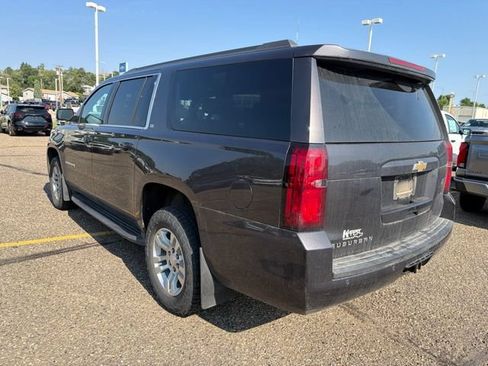 Used 2017 Chevrolet Suburban LT w/ Luxury Package AWD/4WD image 6