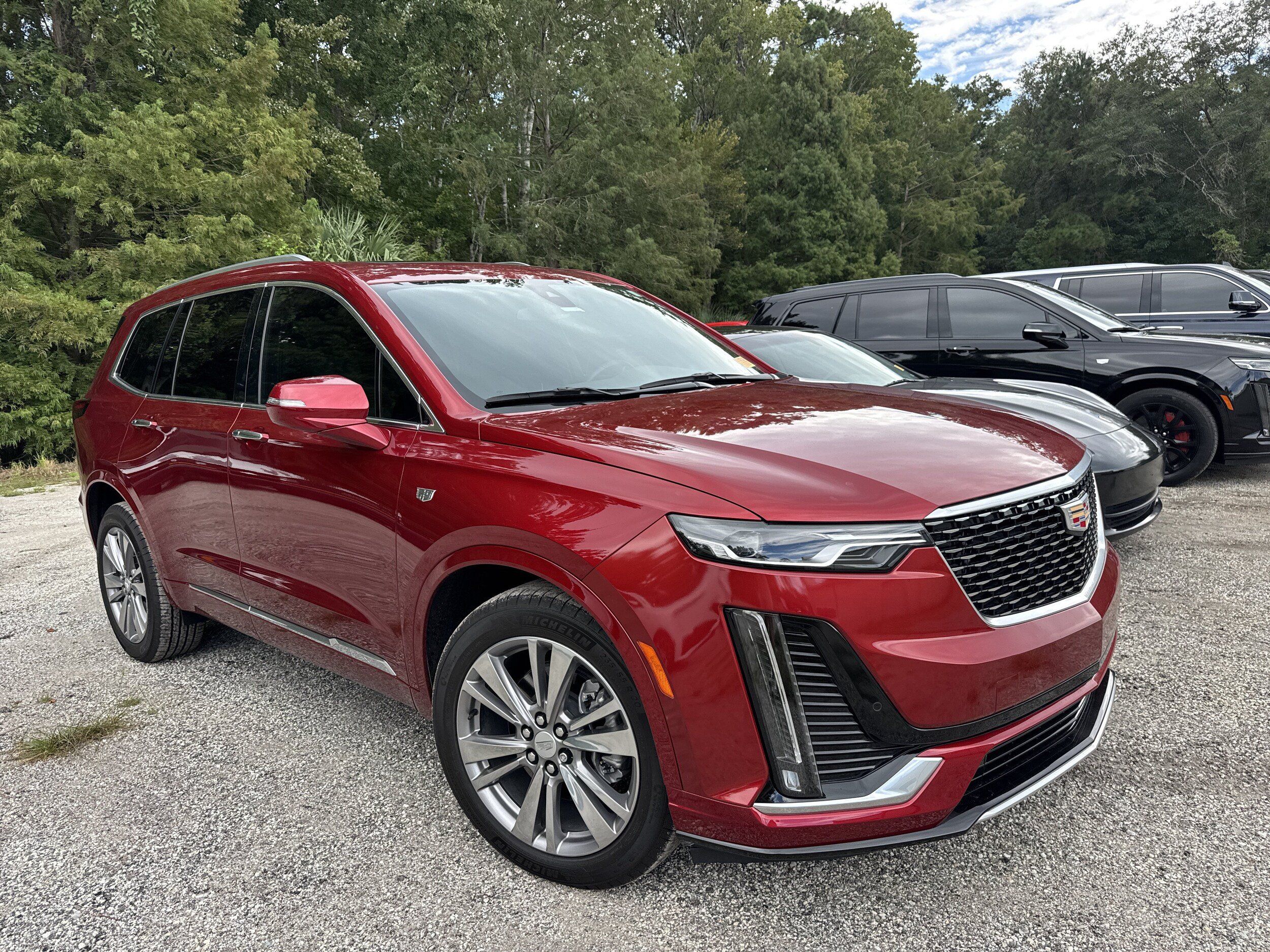 Used 2025 Cadillac XT6 Premium Luxury AWD/4WD image 4