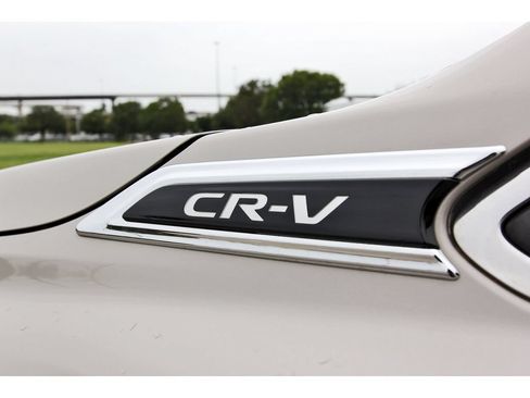 Used 2018 Honda CR-V Touring image 39