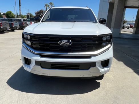 Certified 2025 Ford Expedition Platinum w/ Driver's Package AWD/4WD image 3