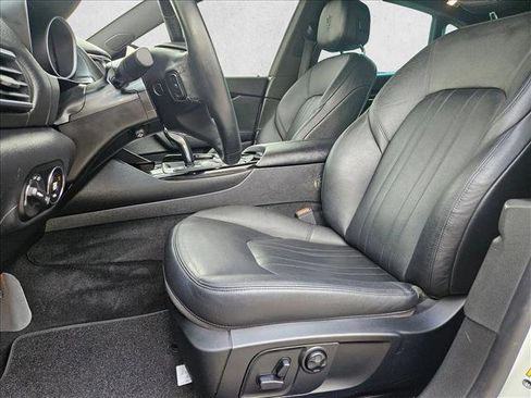Used 2019 Maserati Levante image 16