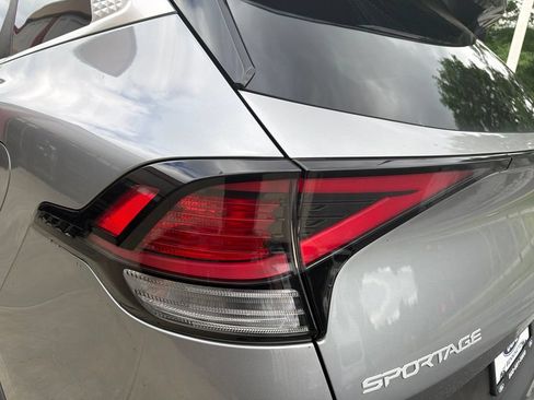 Used 2023 Kia Sportage LX FWD image 17