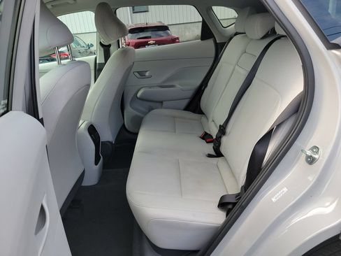 Used 2024 Hyundai Kona SEL AWD/4WD image 15
