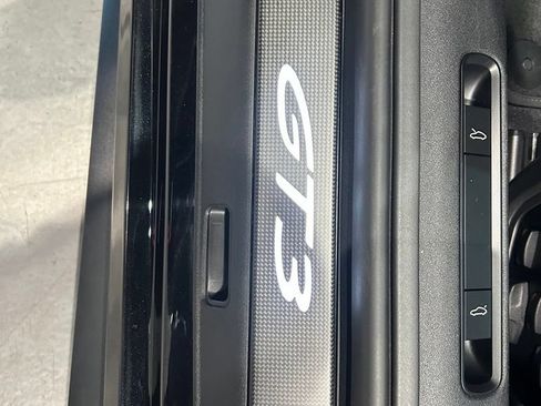 Used 2022 Porsche 911 GT3 RWD image 11