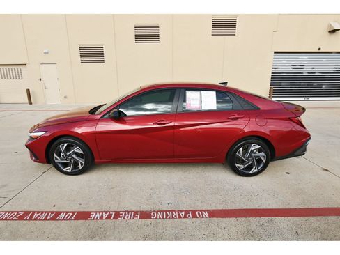 Certified 2025 Hyundai Elantra Sport w/ Cargo Package FWD image 5