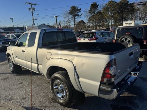 Used 2012 Toyota Tacoma Base 4x4 4dr Access Cab 6.1 ft image 7