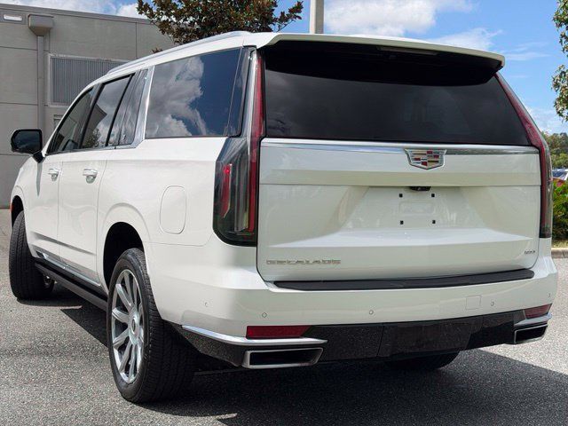 Used 2023 Cadillac Escalade ESV Premium Luxury Platinum AWD/4WD image 7