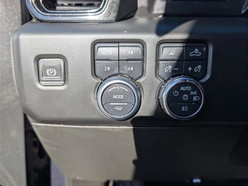 Used 2023 GMC Sierra 1500 AT4 w/ AT4 Premium Package AWD/4WD image 26