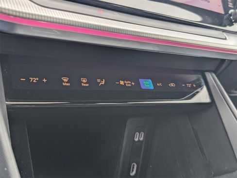 Used 2024 Jeep Wagoneer Launch Edition image 39