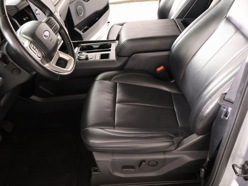 Used 2024 Ford Expedition Max XLT image 12