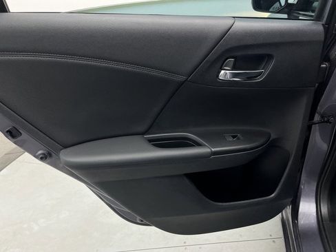 Used 2015 Honda Accord Sport image 25