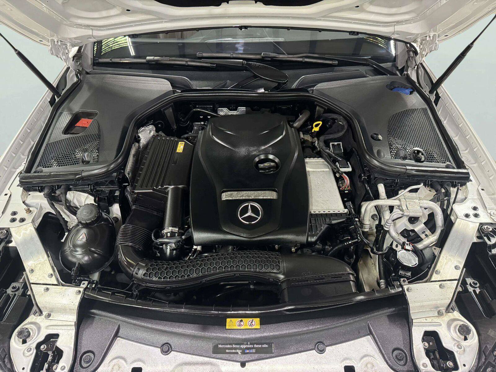 Used 2017 Mercedes-Benz E 300 4MATIC image 27