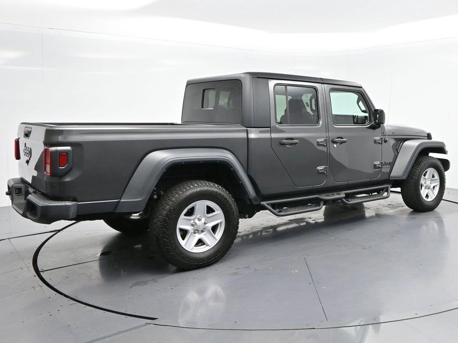 Used 2023 Jeep Gladiator Sport AWD/4WD image 7