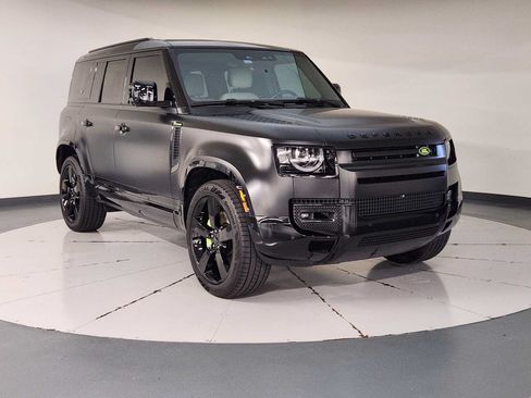 Used 2023 Land Rover Defender 110 SE AWD/4WD image 7