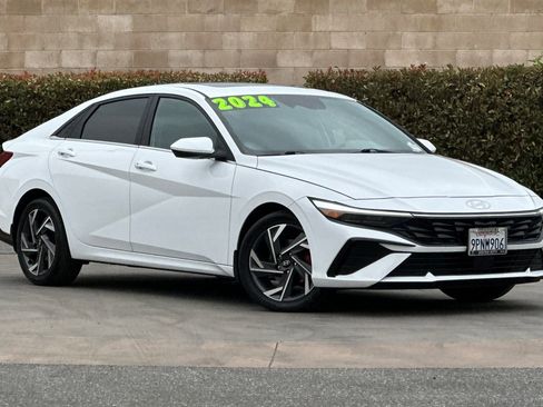 Used 2024 Hyundai Elantra SEL w/ Convenience Package FWD image 2