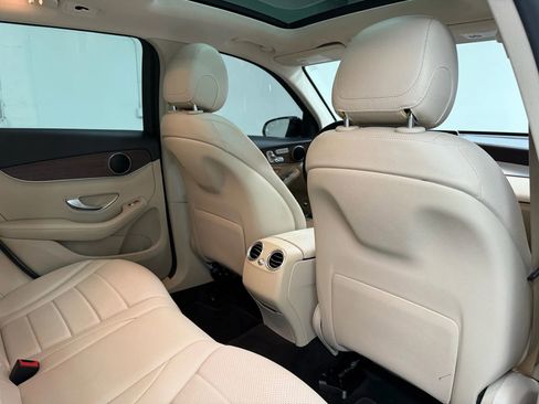 Used 2020 Mercedes-Benz GLC 300 image 37