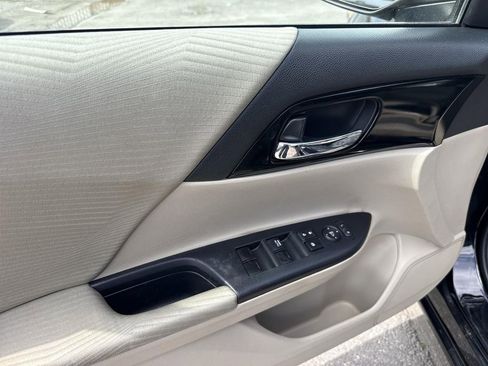 Used 2017 Honda Accord LX image 18