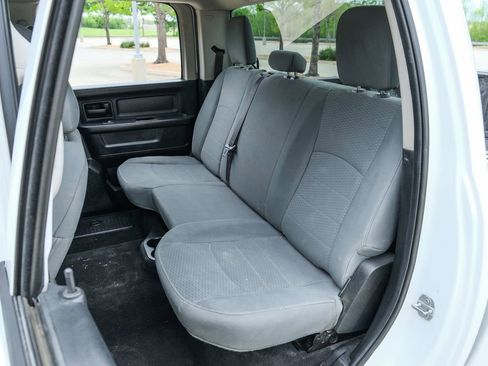 Used 2018 RAM 2500 Tradesman w/ Chrome Appearance Group AWD/4WD image 37