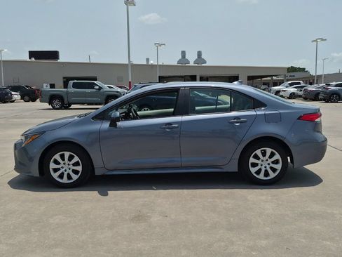 Used 2026 Toyota Corolla LE FWD image 3