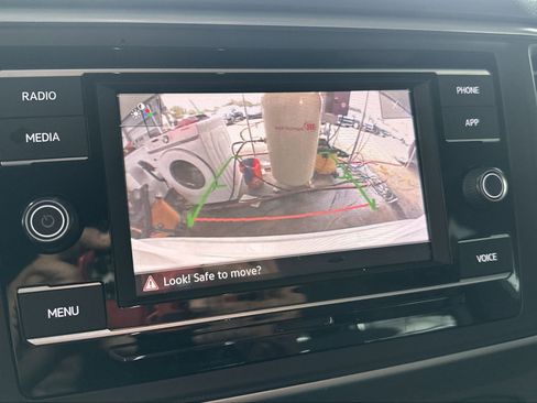 Used 2021 Volkswagen Atlas Cross Sport S image 25