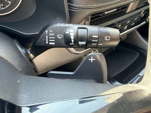Used 2021 Nissan Rogue S AWD/4WD image 29