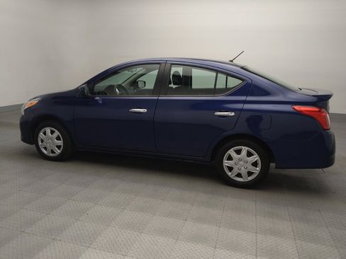 Used 2018 Nissan Versa SV image 3