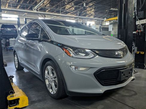 Used 2020 Chevrolet Bolt LT image 2