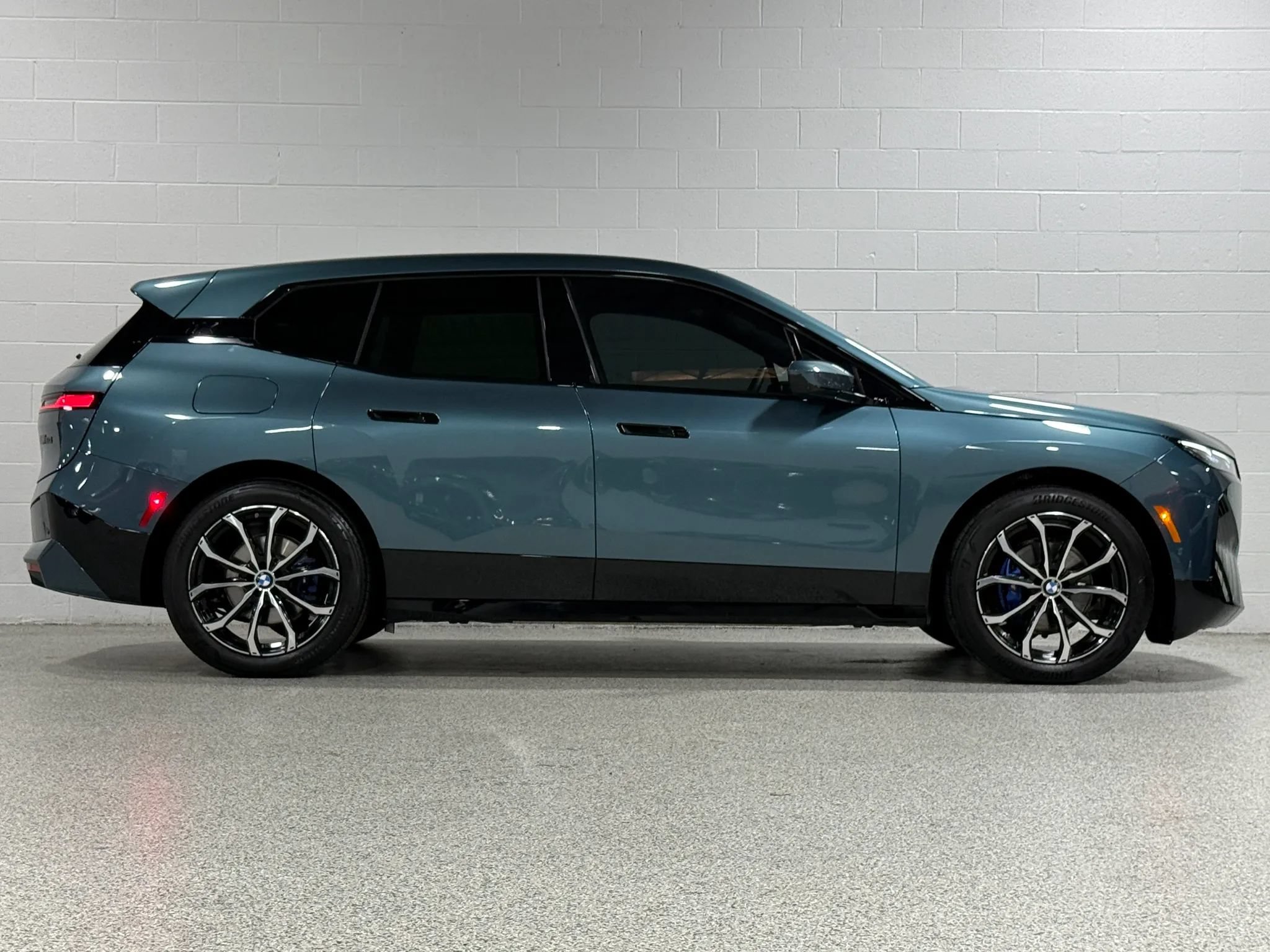 Used 2024 BMW iX M60 AWD/4WD image 5