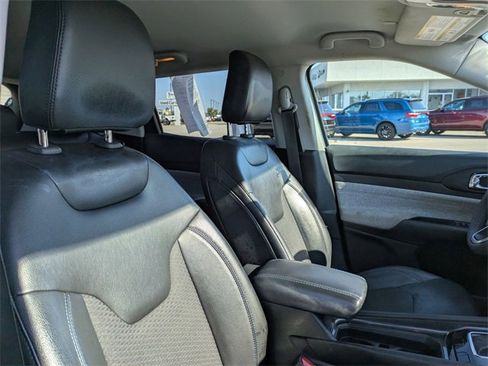 Used 2022 Jeep Compass Latitude image 27