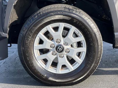 Certified 2025 Toyota Tacoma SR5 image 27