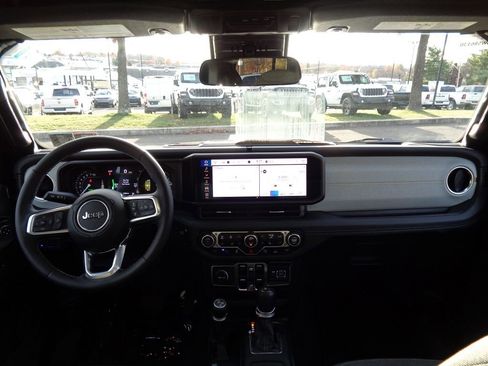 Certified 2025 Jeep Wrangler Unlimited Sahara w/ Safety Group image 13