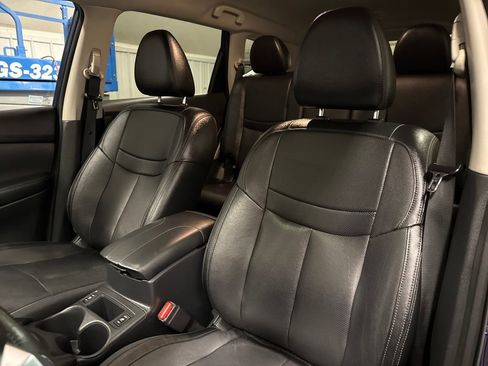 Used 2019 Nissan Rogue SL image 18