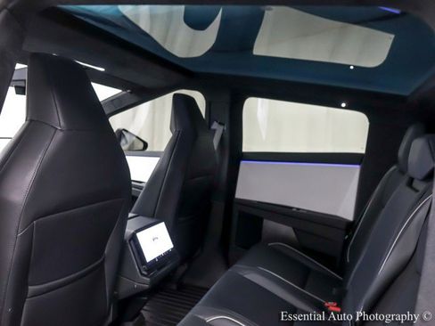 Used 2024 Tesla Cybertruck AWD Crew Cab image 15
