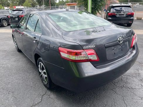 Used 2011 Toyota Camry LE FWD image 6